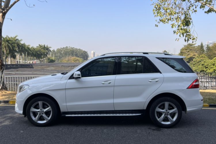 Used Mercedes-Benz M-Class 2014 ML 320 4MATIC Exterior 4