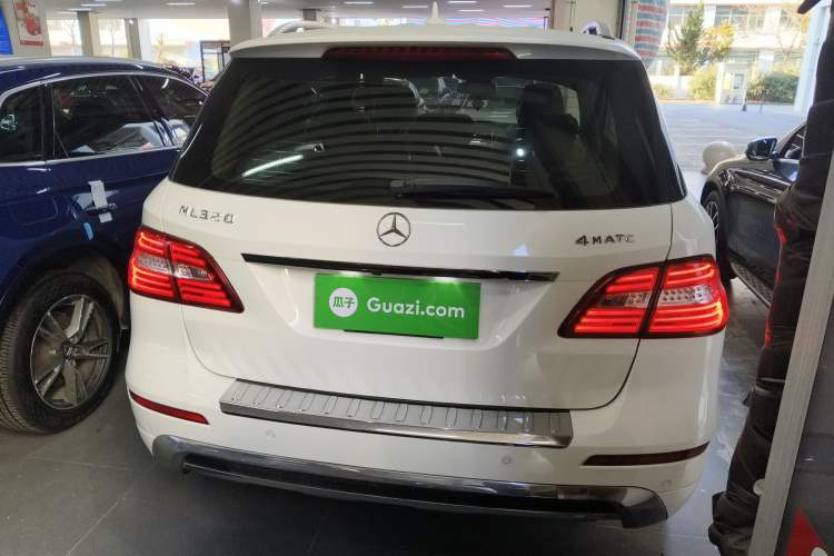 Used Mercedes-Benz M-Class 2014 ML 320 4MATIC Exterior 4