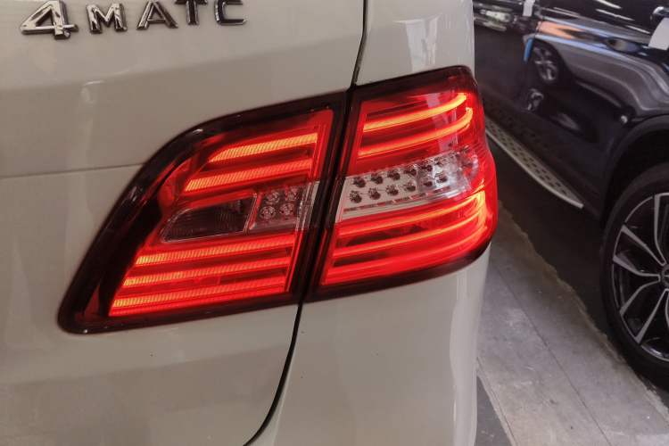 Used Mercedes-Benz M-Class 2014 ML 320 4MATIC Exterior 6
