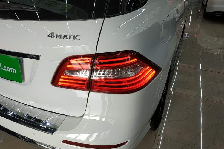 Used Mercedes-Benz M-Class 2014 ML 350 CDI 4MATIC Exterior 6