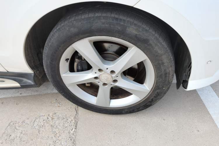 Used Mercedes-Benz M-Class 2014 ML 400 4MATIC Dynamic Model Exterior 7