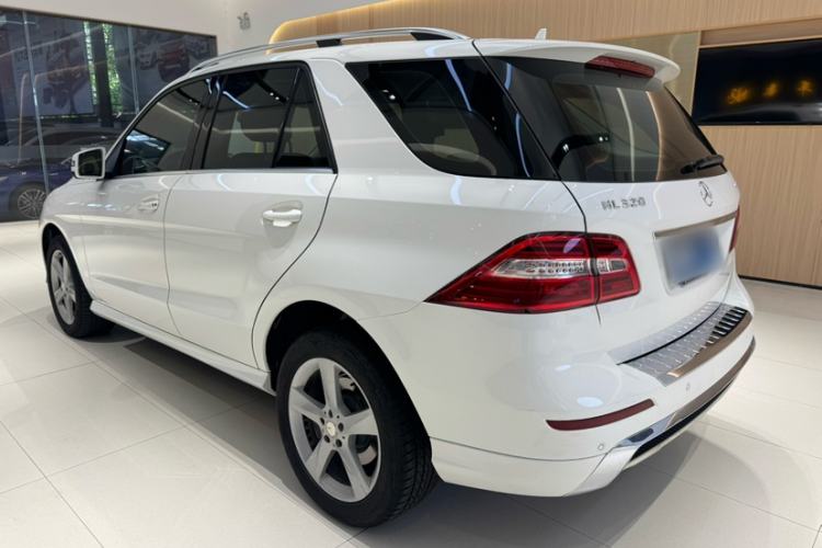 Used Mercedes-Benz M-Class 2014 ML 320 4MATIC Exterior 7