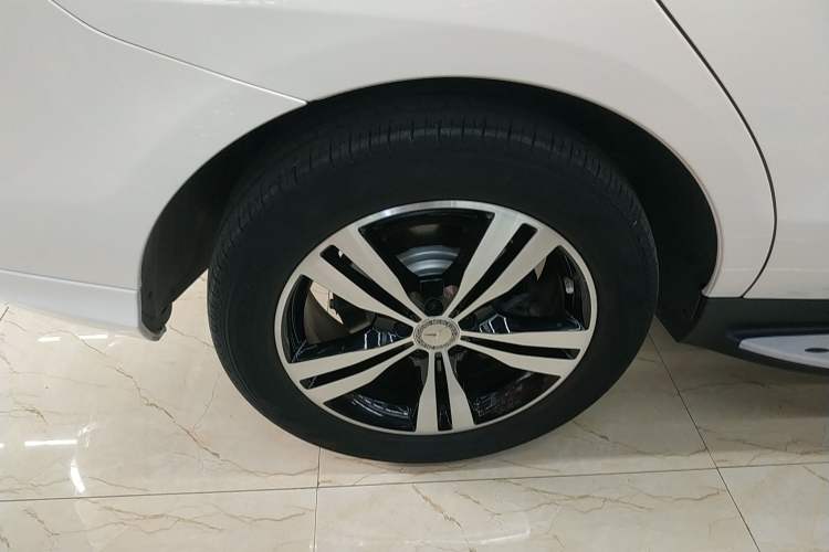 Used Mercedes-Benz M-Class 2014 ML 350 CDI 4MATIC Exterior 8