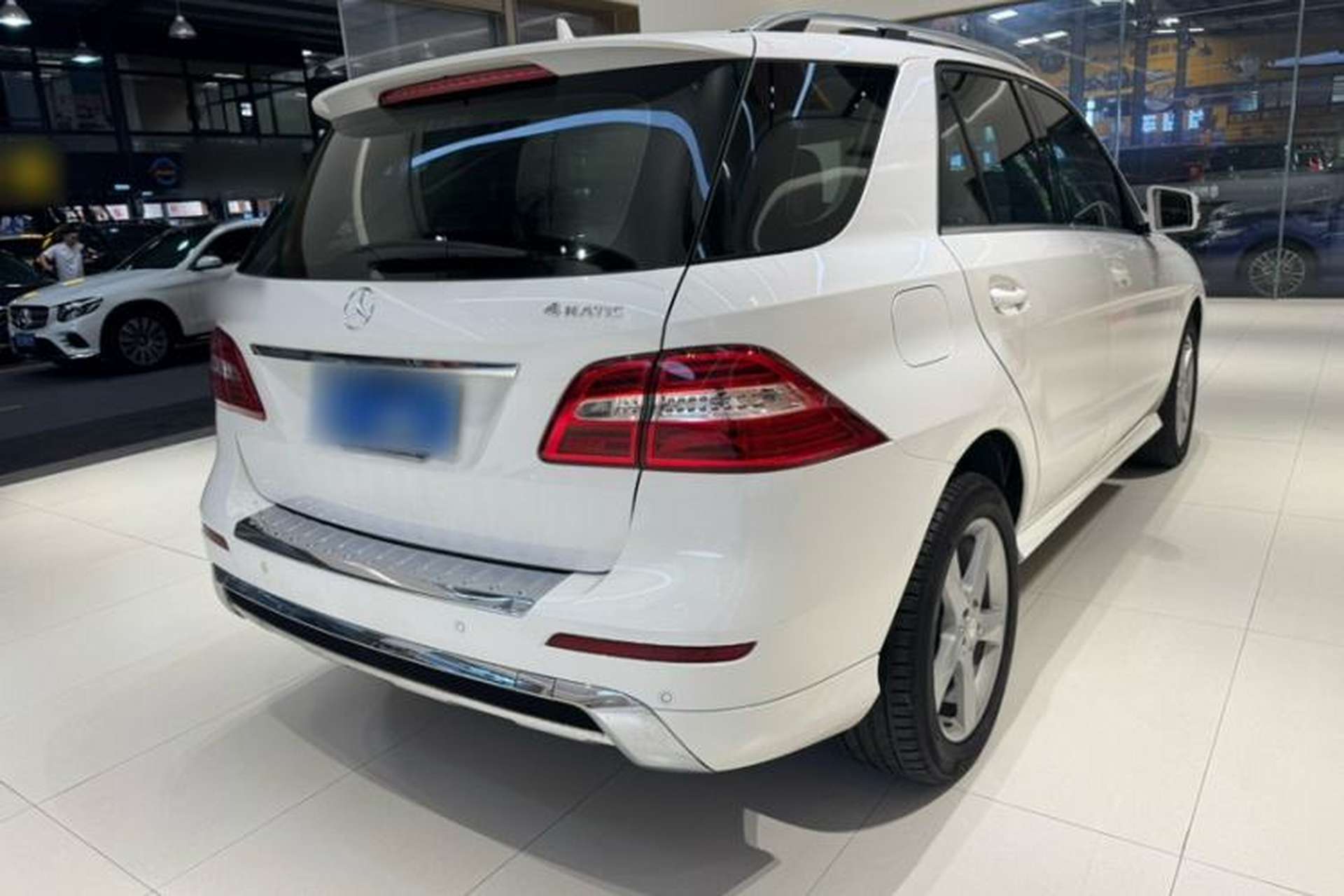 Used Mercedes-Benz M-Class 2014 ML 320 4MATIC Exterior 8