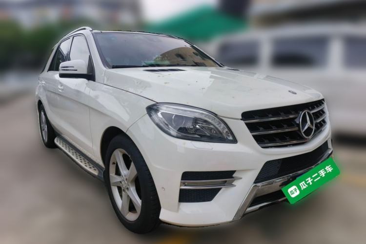 Used Mercedes-Benz M-Class 2014 ML 400 4MATIC Dynamic Model Front Right 45 Deg
