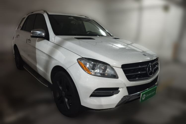Used Mercedes-Benz M-Class  Front Right 45 Deg