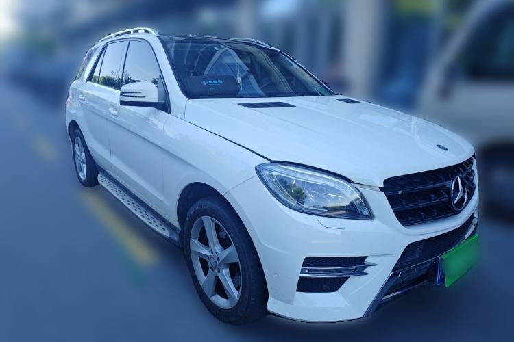 Used Mercedes-Benz M-Class 2014 ML 400 4MATIC Dynamic Model Front Right 45 Deg