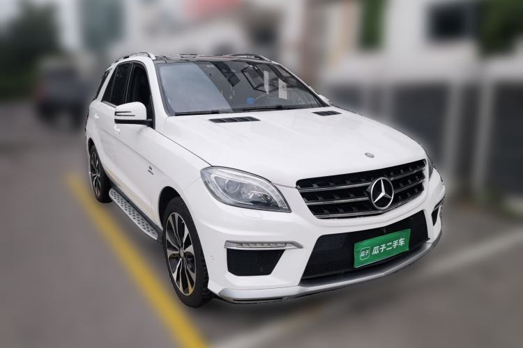 Used Mercedes-Benz M-Class  Front Right 45 Deg
