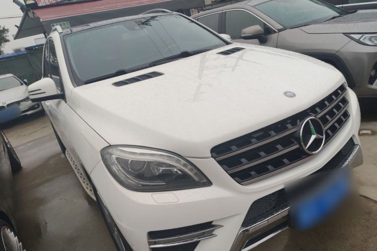 Used Mercedes-Benz M-Class 2014 ML 400 4MATIC Dynamic Model Front Right 45 Deg