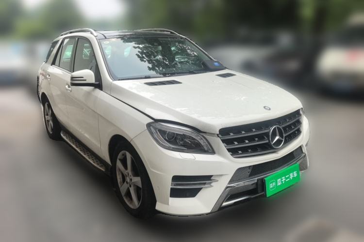 Used Mercedes-Benz M-Class 2014 ML 400 4MATIC Dynamic Model Front Right 45 Deg