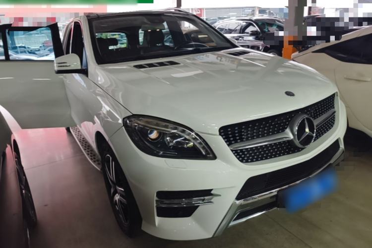 Used Mercedes-Benz M-Class 2014 ML 400 4MATIC Dynamic Model Front Right 45 Deg