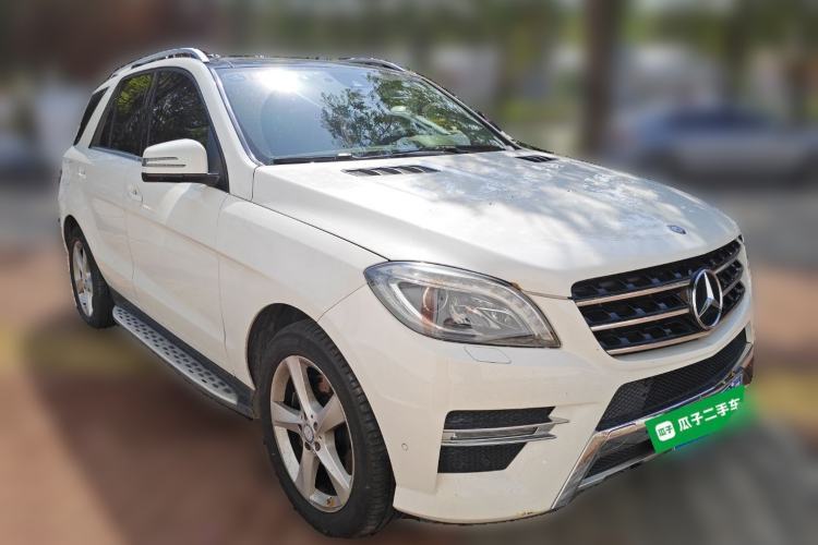 Used Mercedes-Benz M-Class 2014 ML 400 4MATIC Dynamic Model Front Right 45 Deg