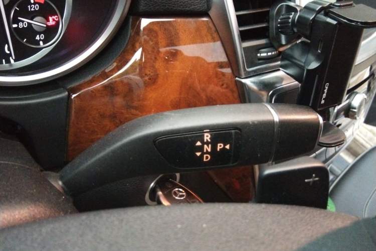 Used Mercedes-Benz M-Class 2014 ML 400 4MATIC Luxury Model Gear Lever