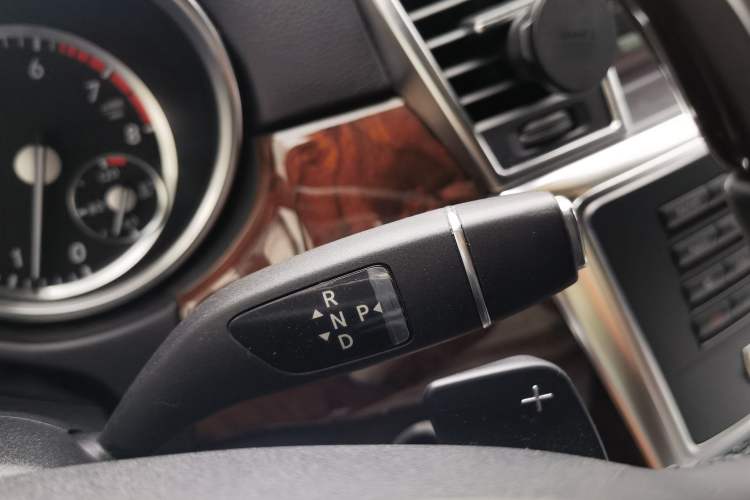 Used Mercedes-Benz M-Class  Gear Lever