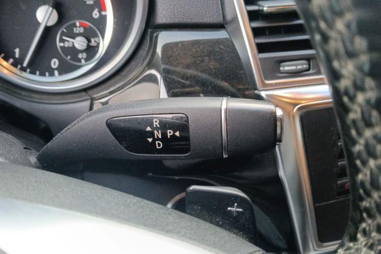 Used Mercedes-Benz M-Class 2014 ML 350 CDI 4MATIC Gear Lever