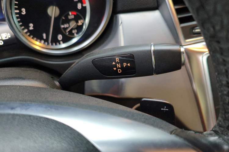 Used Mercedes-Benz M-Class 2014 ML 320 4MATIC Gear Lever