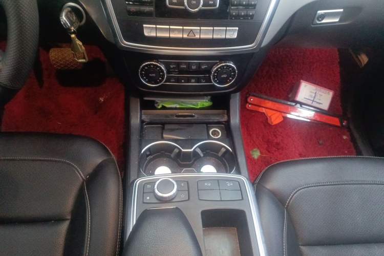 Used Mercedes-Benz M-Class 2014 ML 320 4MATIC Gear Lever