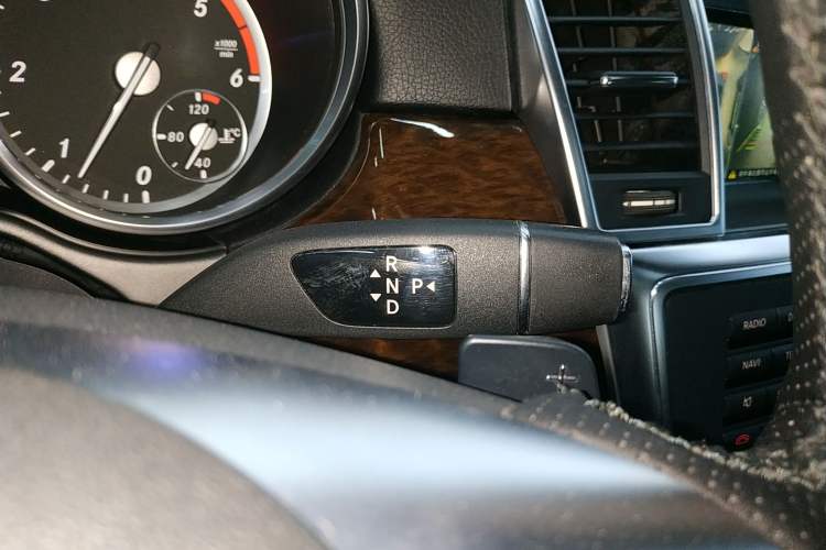 Used Mercedes-Benz M-Class 2014 ML 350 CDI 4MATIC Gear Lever