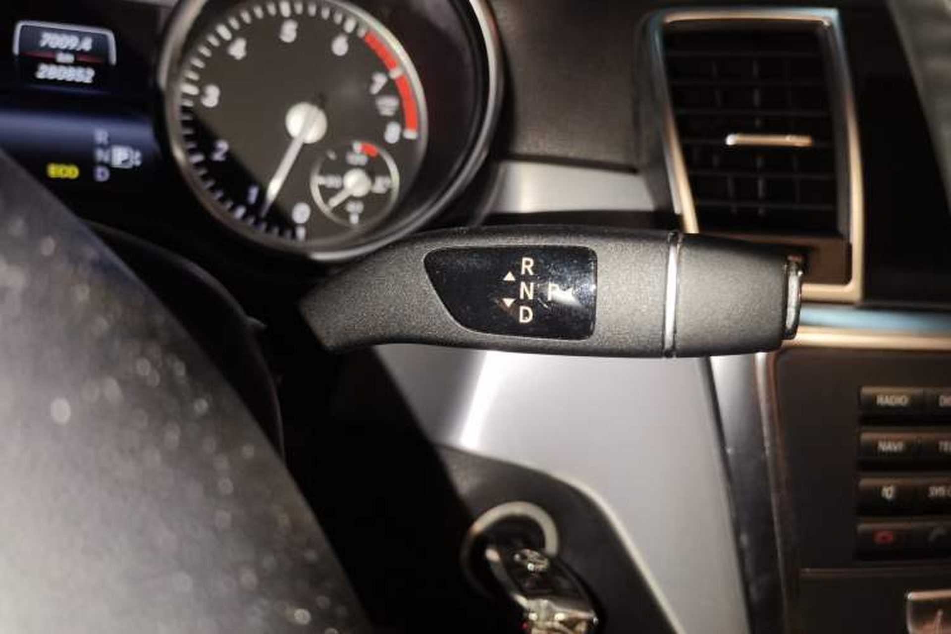 Used Mercedes-Benz M-Class 2014 ML 320 4MATIC Gear Lever
