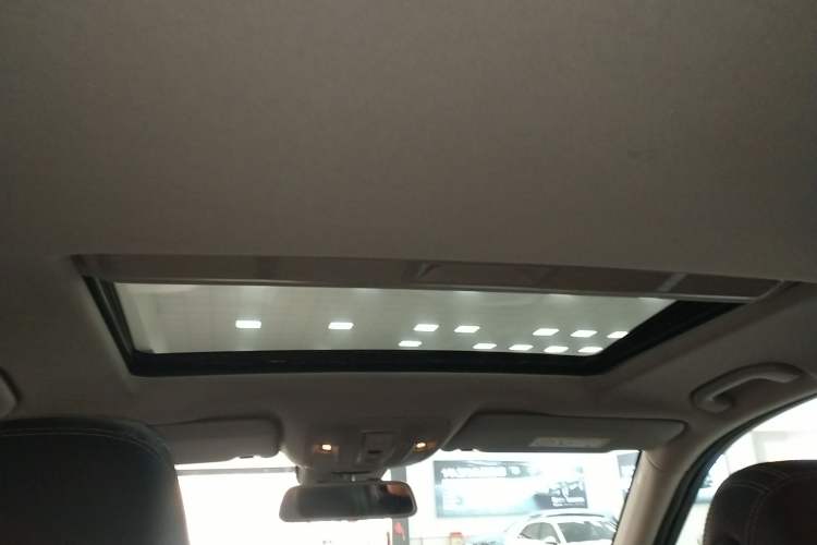 Used Mercedes-Benz M-Class 2014 ML 320 4MATIC Headliner
