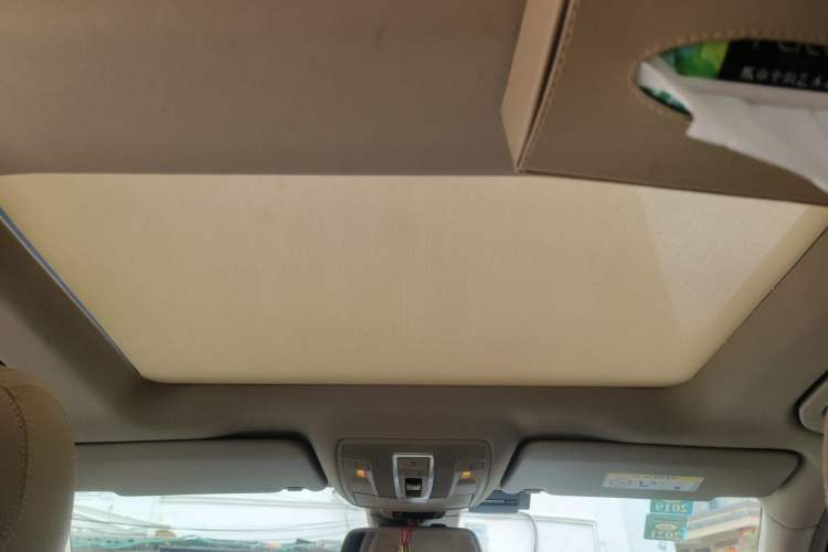 Used Mercedes-Benz M-Class 2014 ML 400 4MATIC Dynamic Model Headliner