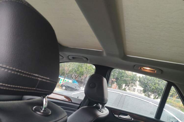 Used Mercedes-Benz M-Class 2014 ML 400 4MATIC Dynamic Model Headliner