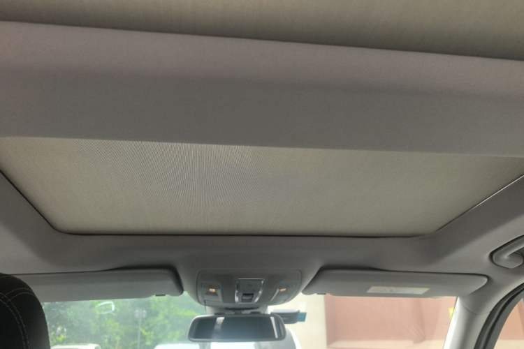 Used Mercedes-Benz M-Class 2014 ML 400 4MATIC Dynamic Model Headliner