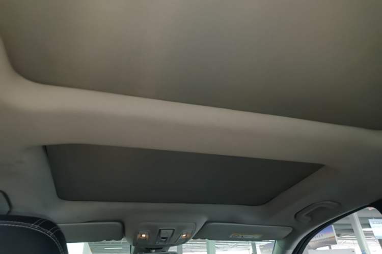 Used Mercedes-Benz M-Class 2014 ML 400 4MATIC Dynamic Model Headliner