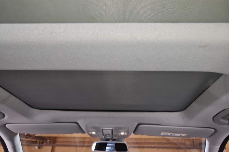 Used Mercedes-Benz M-Class 2014 ML 400 4MATIC Dynamic Model Headliner