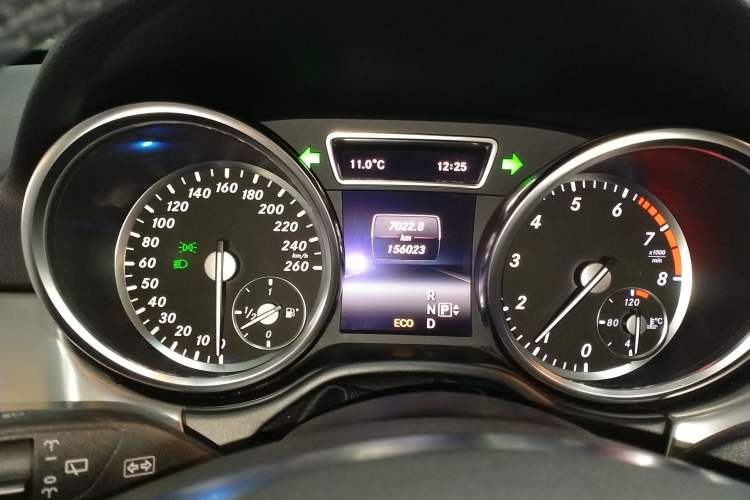 Used Mercedes-Benz M-Class 2014 ML 320 4MATIC Instrument Cluster