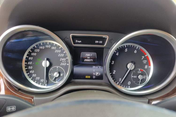 Used Mercedes-Benz M-Class 2014 ML 400 4MATIC Dynamic Model Instrument Cluster