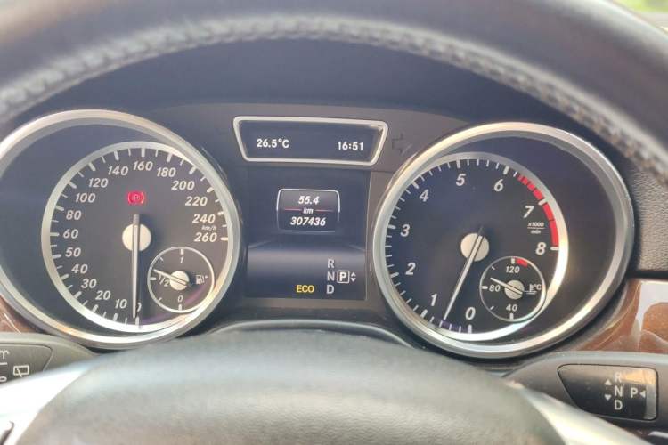 Used Mercedes-Benz M-Class 2014 ML 400 4MATIC Dynamic Model Instrument Cluster