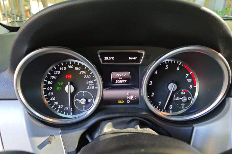 Used Mercedes-Benz M-Class 2014 ML 320 4MATIC Instrument Cluster