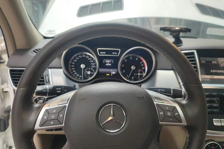 Used Mercedes-Benz M-Class 2014 ML 320 4MATIC Instrument Cluster