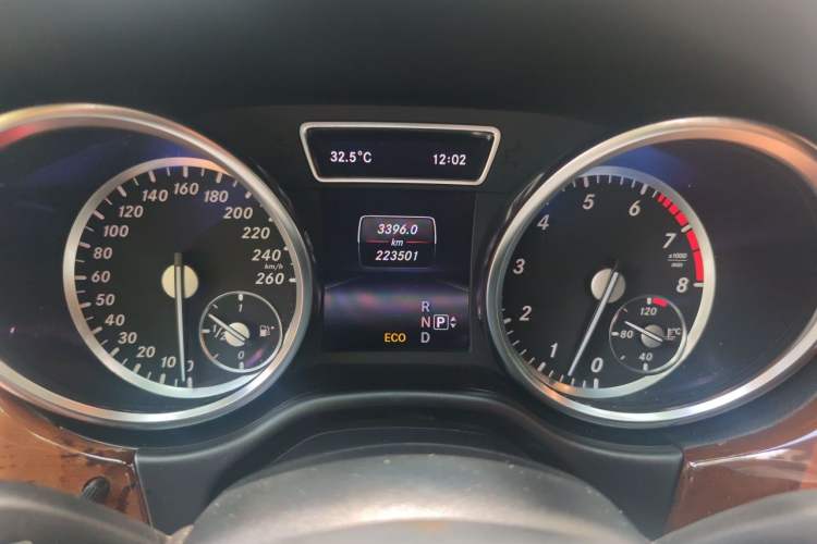 Used Mercedes-Benz M-Class 2014 ML 400 4MATIC Luxury Model Instrument Cluster