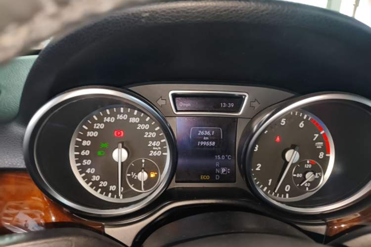 Used Mercedes-Benz M-Class 2014 ML 400 4MATIC Dynamic Model Instrument Cluster