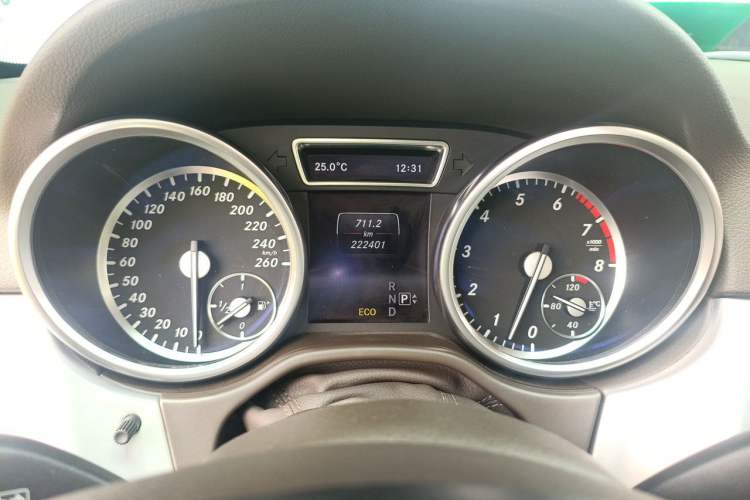 Used Mercedes-Benz M-Class 2014 ML 320 4MATIC Instrument Cluster