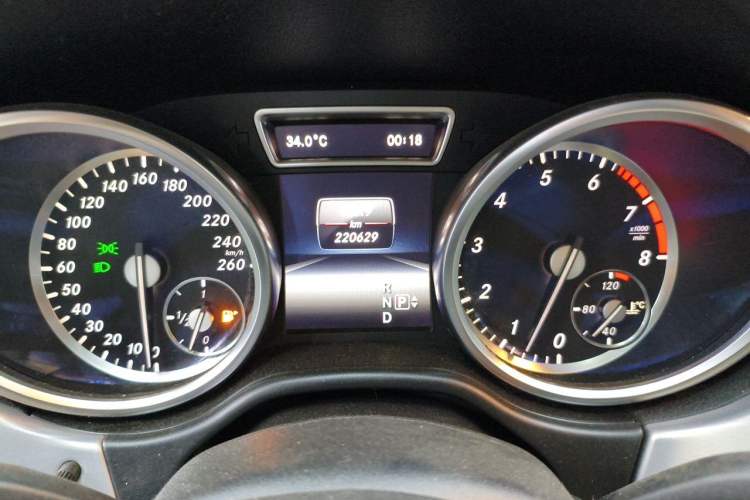 Used Mercedes-Benz M-Class 2014 ML 320 4MATIC Instrument Cluster