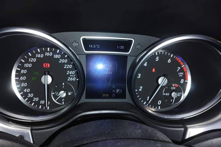 Used Mercedes-Benz M-Class 2014 ML 320 4MATIC Instrument Cluster