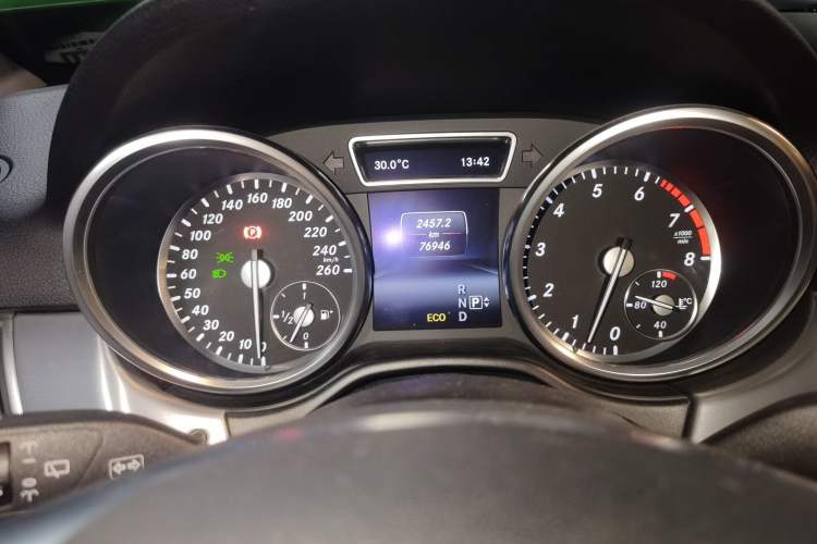 Used Mercedes-Benz M-Class 2014 ML 320 4MATIC Instrument Cluster