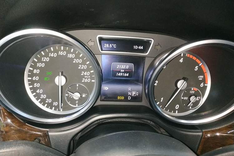 Used Mercedes-Benz M-Class 2014 ML 350 CDI 4MATIC Instrument Cluster