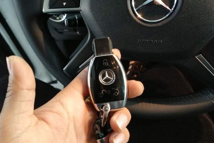 Used Mercedes-Benz M-Class 2014 ML 320 4MATIC Interior 1