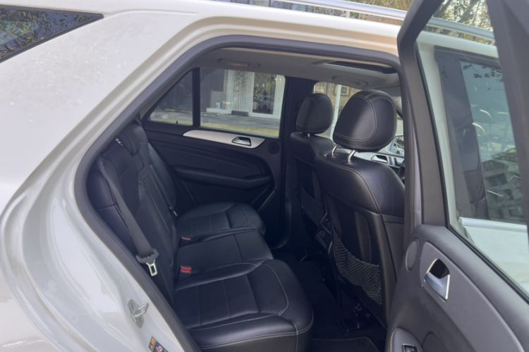Used Mercedes-Benz M-Class 2014 ML 320 4MATIC Interior 1