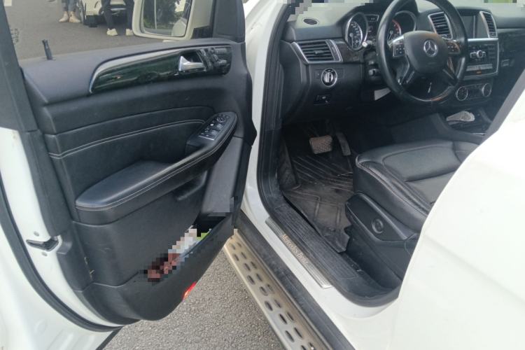 Used Mercedes-Benz M-Class 2014 ML 350 CDI 4MATIC Interior 3