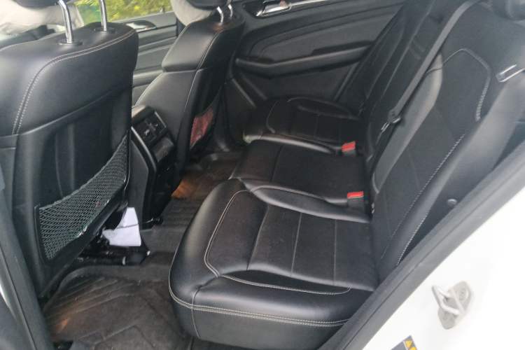 Used Mercedes-Benz M-Class 2014 ML 350 CDI 4MATIC Interior 4