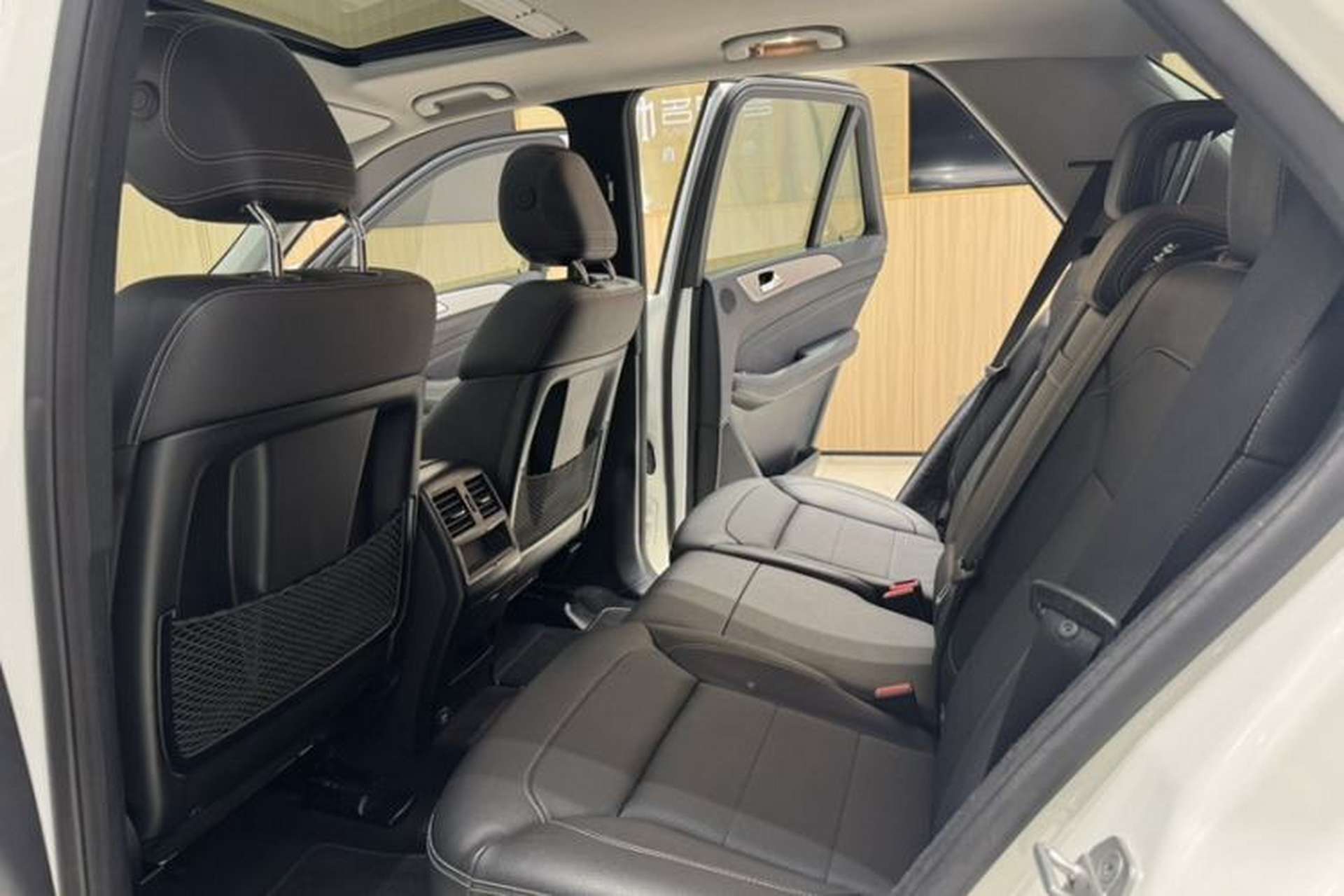 Used Mercedes-Benz M-Class 2014 ML 320 4MATIC Interior 9