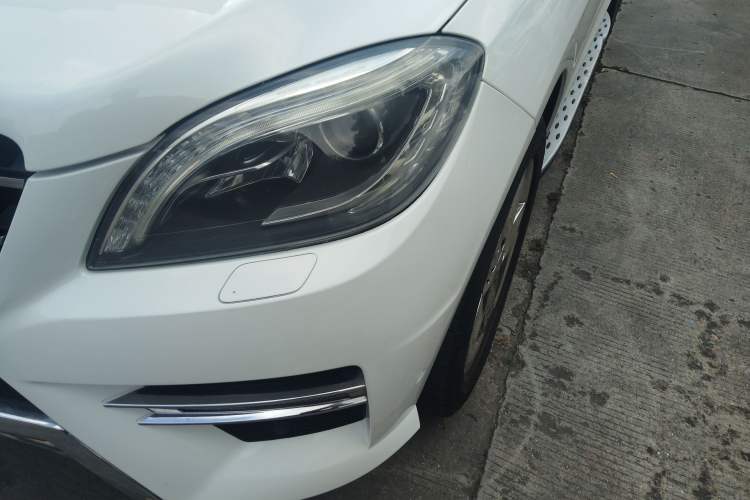 Used Mercedes-Benz M-Class 2014 ML 320 4MATIC Left Front Headlight