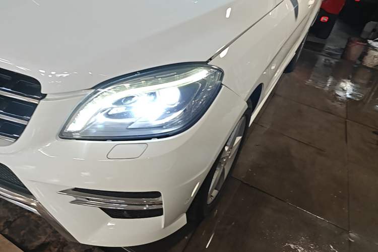 Used Mercedes-Benz M-Class 2014 ML 320 4MATIC Left Front Headlight