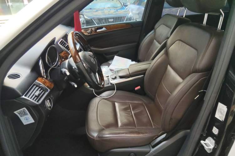 Used Mercedes-Benz M-Class 2014 ML 400 4MATIC Luxury Model Left Front Seat