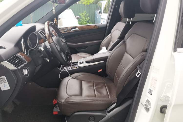 Used Mercedes-Benz M-Class  Left Front Seat